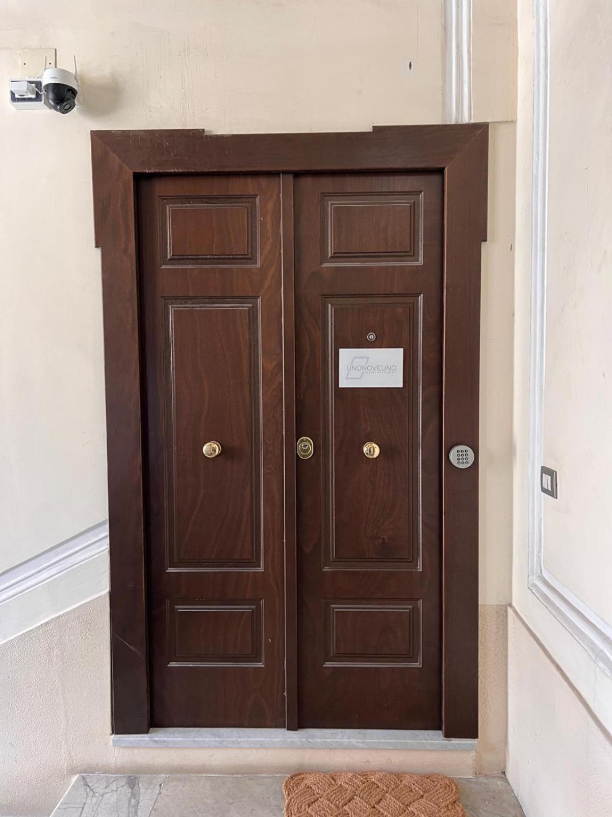 Unonoveuno Luxury Apartment 那不勒斯 外观 照片